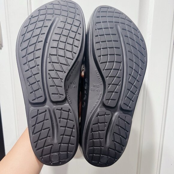 OOFOS OOlala Flip Flop Waterproof Thong Black Womens Size US 6/ EU 37 - Picture 6 of 9